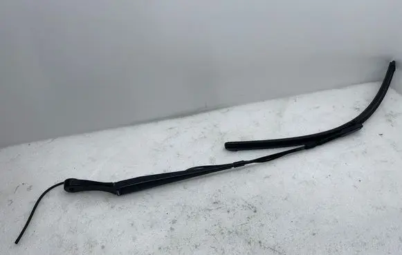 Windshield/front glass wiper blade