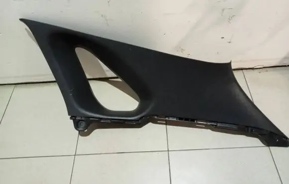 Hyundai i30 (C) pillar trim