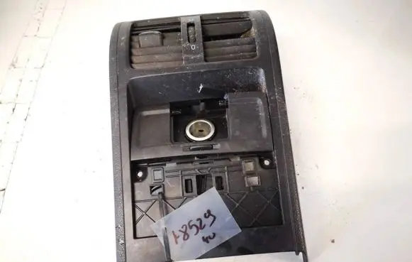 Volkswagen PASSAT B6 Dash center air vent grill 3c0863615
