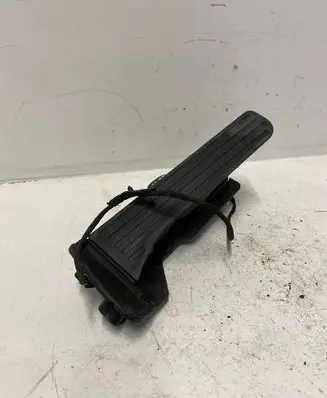 Volkswagen PASSAT B6 Accelerator throttle pedal 1K2721503M 6PV00874500