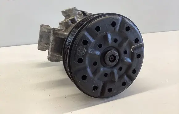 Toyota Avensis T250 Air conditioning (A/C) compressor (pump) GE4472601743