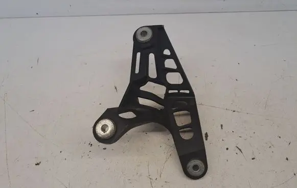 Volkswagen PASSAT B7 Gear shift cable bracket 1K0711789