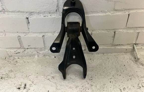 Ford Mustang V Rear differential mounting bracket 6R335K671AA