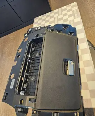 Porsche Macan (95B) Glove box 6278766 95B857095F 95B857095