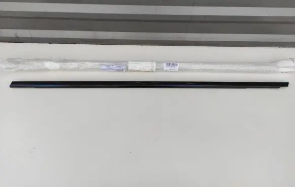 Audi Q3 F3 Rubber seal front door window/glass 83A837475A