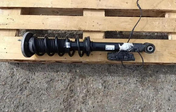 BMW 8 G16 Rear shock absorber/damper 6878127