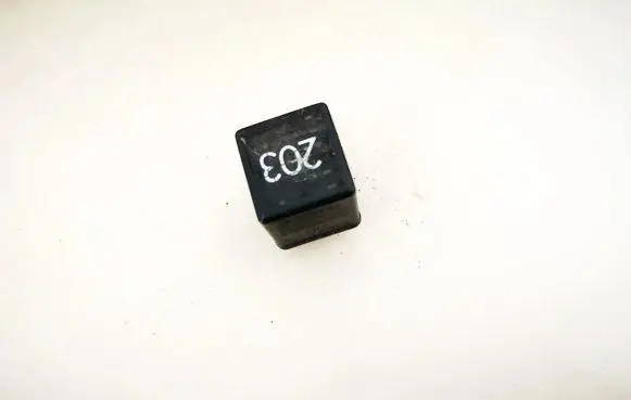 Audi A6 S6 C4 4A Other relay 8a0951253a
