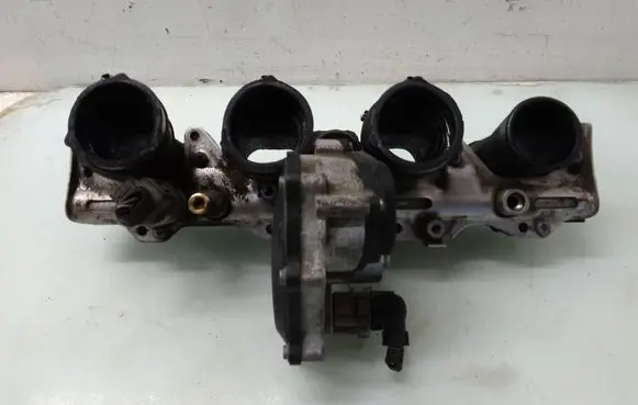 Volkswagen PASSAT B6 Intake manifold 06D133209T