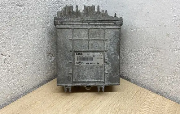 Volkswagen Golf III Engine control unit/module 028906021BF 28SA2901 0281001421