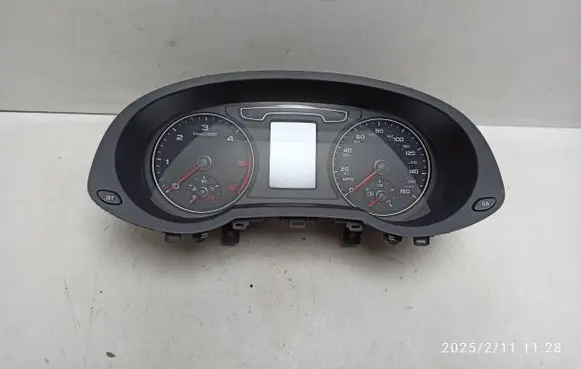 Audi Q3 8U Speedometer (instrument cluster) 8U0920980E