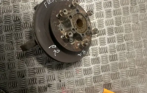 Opel Frontera A Front wheel hub spindle knuckle 