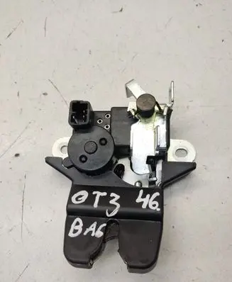 Loading door lock