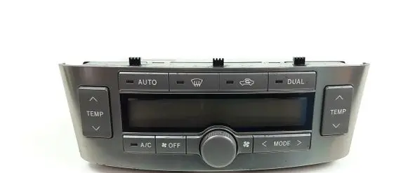 Toyota Avensis T250 Climate control unit 5590005202 M2351