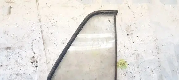 Volkswagen Jetta II Rear vent window glass 