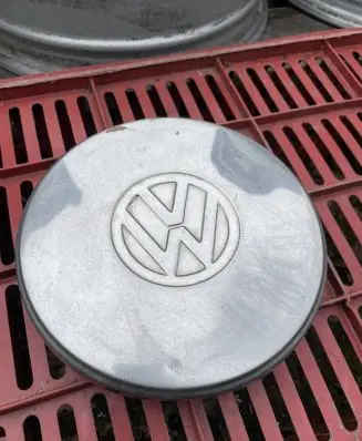 Volkswagen Golf I Original wheel cap