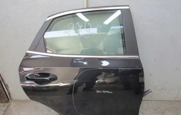 KIA Xceed Rear door