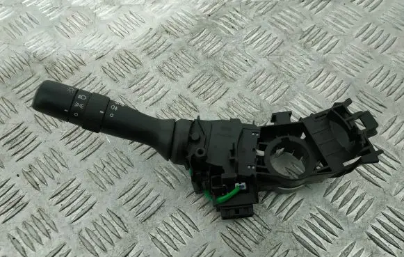Toyota Yaris Indicator stalk 0D27017F937