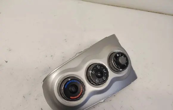 Toyota Yaris Climate control unit 554060D190