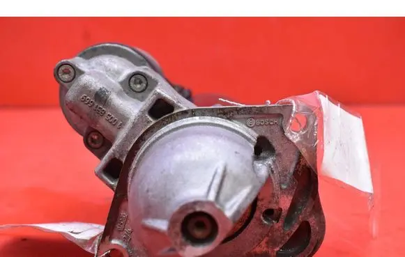 Opel Astra J Starter motor 55578921