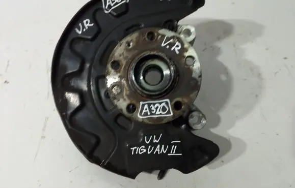 Volkswagen Tiguan Front wheel hub spindle knuckle 5Q0407258C