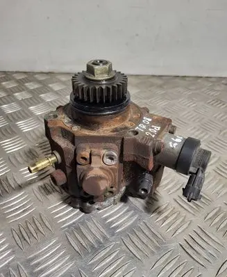 Renault Trafic II (X83) Fuel injection high pressure pump 8200804288 0445010170 2787373