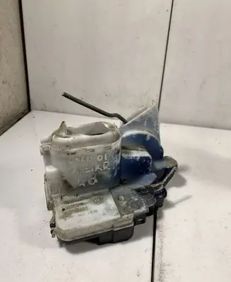 Volkswagen Polo III 6N 6N2 6NF Rear door lock 1HM862153A