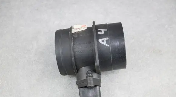 Audi A4 S4 B7 8E 8H Mass air flow meter 074906461B 0281002461