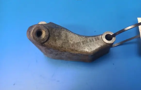 Mercedes-Benz E W211 A/C compressor mount bracket A6112340239