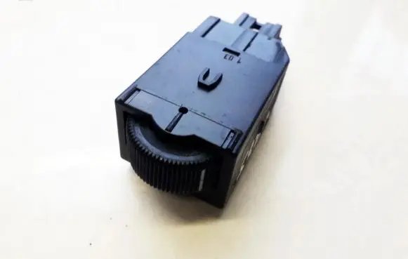 Mitsubishi Space Star Headlight level height control switch MR114337