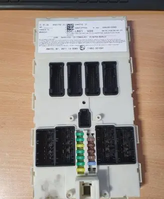 BMW i3 Comfort/convenience module 9383712 6135 10681810
