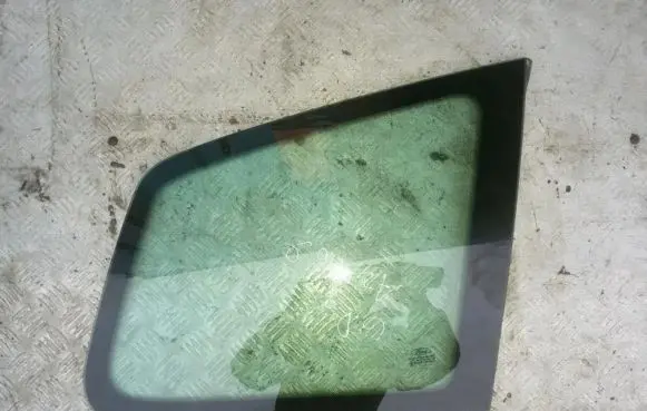 Ford Focus C-MAX Rear side window