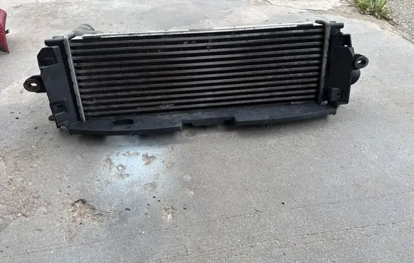 Opel Vivaro Intercooler radiator 988650B 8200411160 93854162