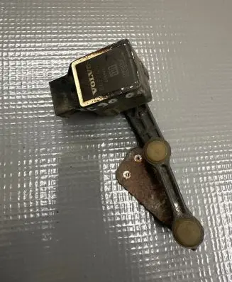 Volvo XC90 Air suspension front height level sensor 8622446 021007