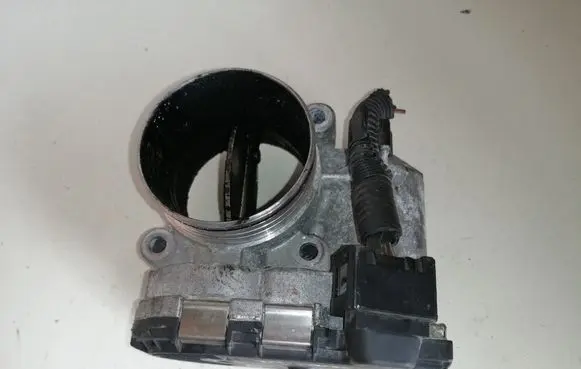 Volvo XC90 Throttle valve 8692720 0281002701