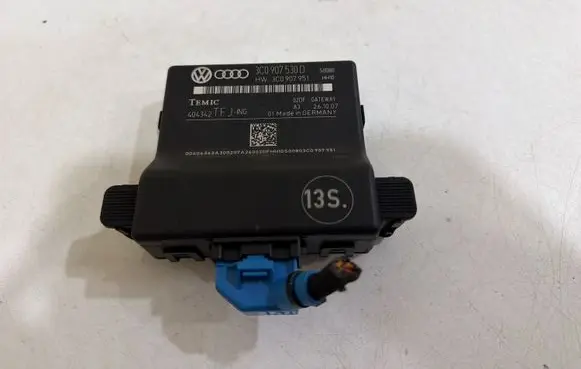 Volkswagen PASSAT B6 Gateway control module 3C0907530D