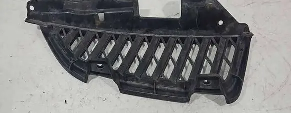 Mitsubishi Grandis Front bumper upper radiator grill MN145455