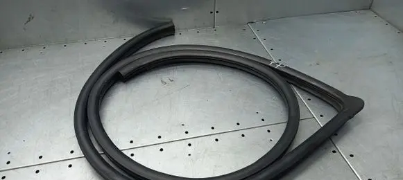 Toyota Avensis Verso Front door rubber seal 
