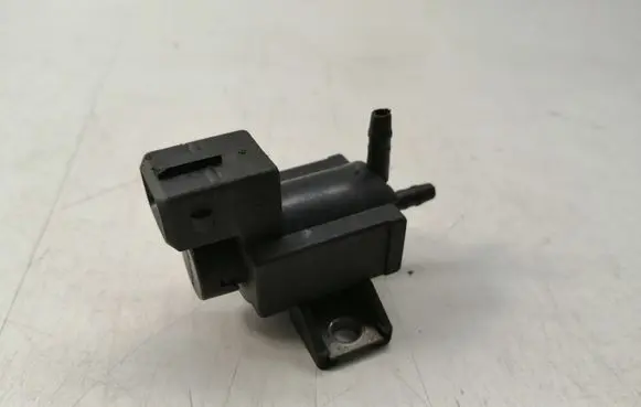 Toyota Avensis T250 Vacuum valve 258600R010