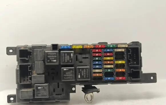 Volvo S60 Fuse module 8637841 518717004 020218231824