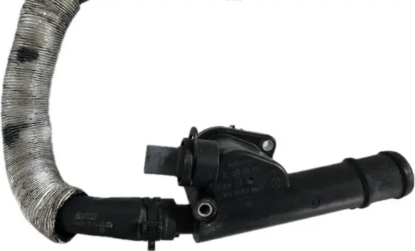Volkswagen Polo IV 9N3 Engine coolant pipe/hose 038121132 6Q0121157