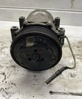 Renault Scenic II - Grand scenic II Air conditioning (A/C) compressor (pump)