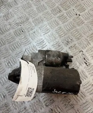 Nissan Juke I F15 Starter motor 