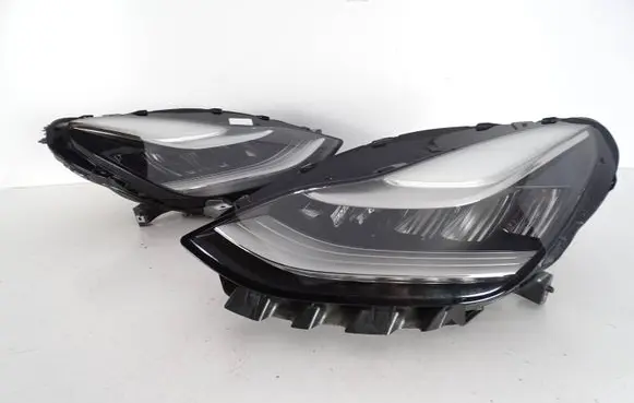 Tesla Model 3 Headlight/headlamp 1077375-00-C