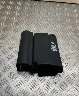 Volkswagen Jetta VI Fuse box cover 5C0937132A E00001289