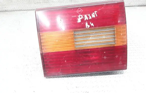 Volkswagen PASSAT B4 Tailgate rear/tail lights 3A9945107