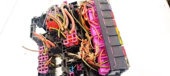 Ford Galaxy Fuse box set 7M3937499 YM2114A323BA