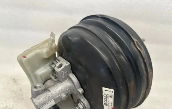 Audi A4 S4 B6 8E 8H Brake booster 8E0612105P