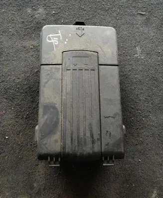 Volkswagen Tiguan Battery box tray cover/lid 3C0915443A
