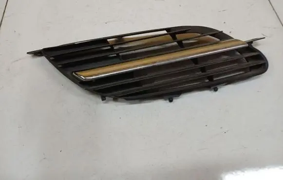 Nissan Almera Tino Front reflector 9381M020