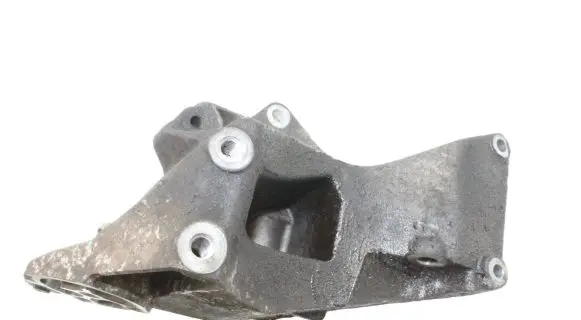Land Rover Discovery 3 - LR3 Generator/alternator bracket 